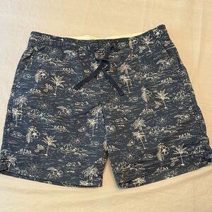 Men's Gap palm print shorts
